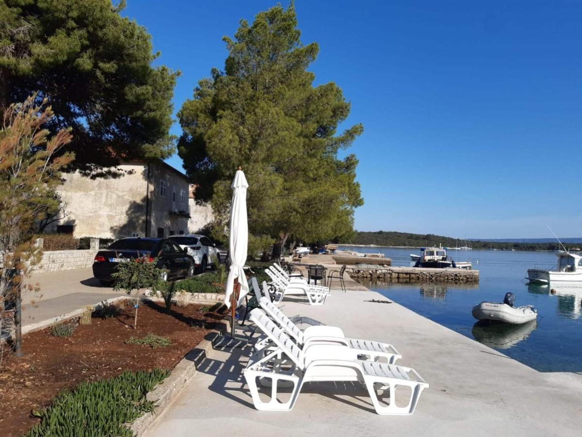 Ceratonia Apartments Lovište Екстериор снимка
