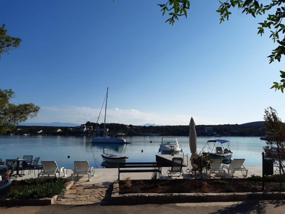 Ceratonia Apartments Lovište Екстериор снимка
