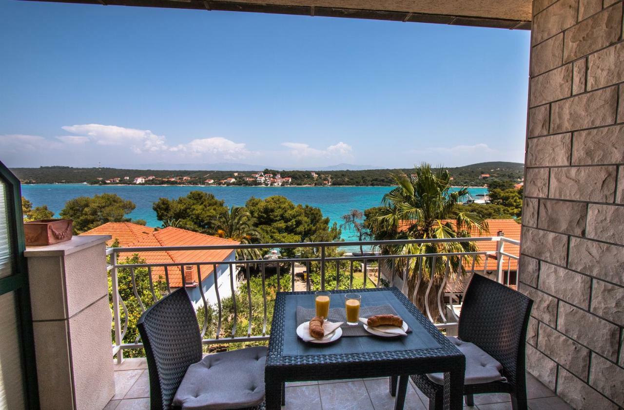 Ceratonia Apartments Lovište Екстериор снимка